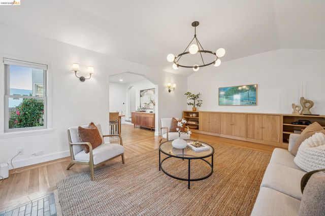 737 Cary Dr, San Leandro, CA 94577