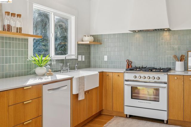 737 Cary Dr, San Leandro, CA 94577