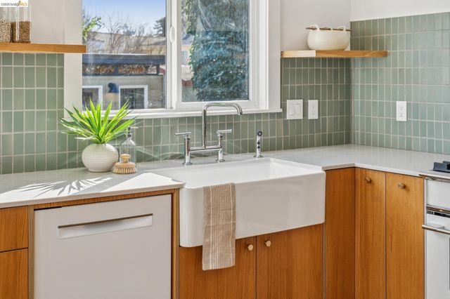 737 Cary Dr, San Leandro, CA 94577