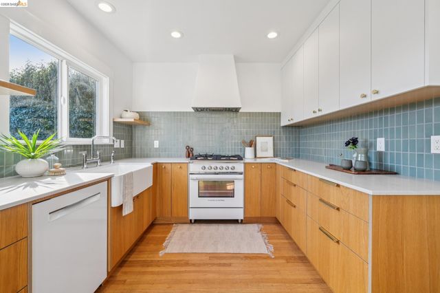 737 Cary Dr, San Leandro, CA 94577