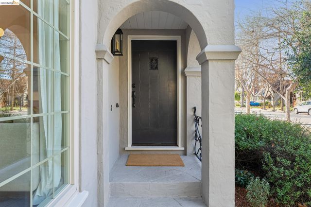 737 Cary Dr, San Leandro, CA 94577