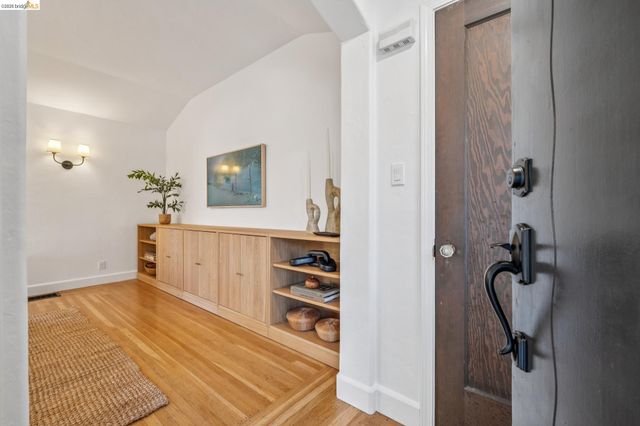 737 Cary Dr, San Leandro, CA 94577