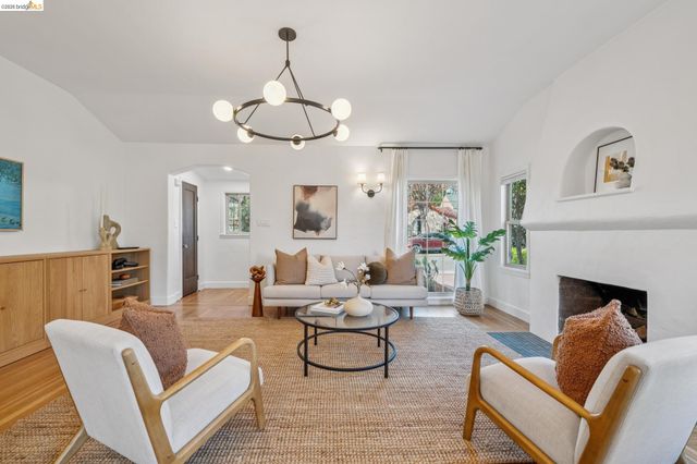 737 Cary Dr, San Leandro, CA 94577