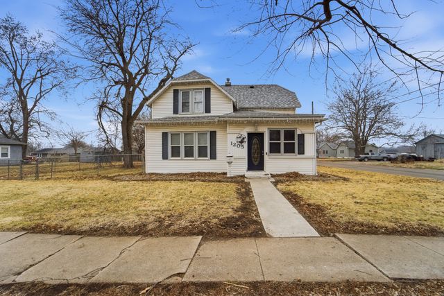 1205 S 2nd Street, Oskaloosa, IA 52577