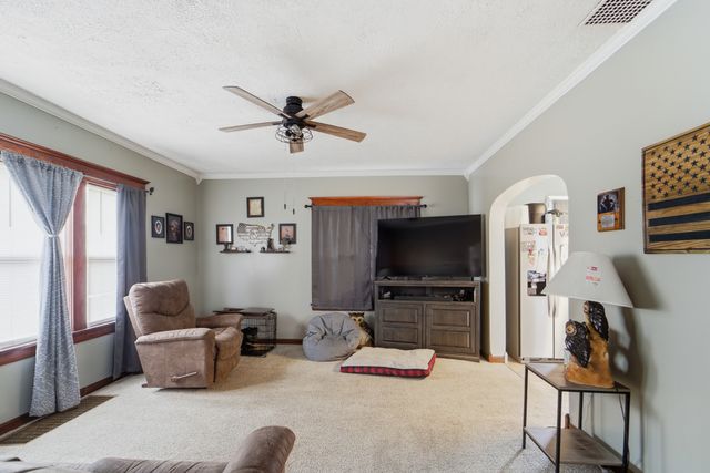 1205 S 2nd Street, Oskaloosa, IA 52577