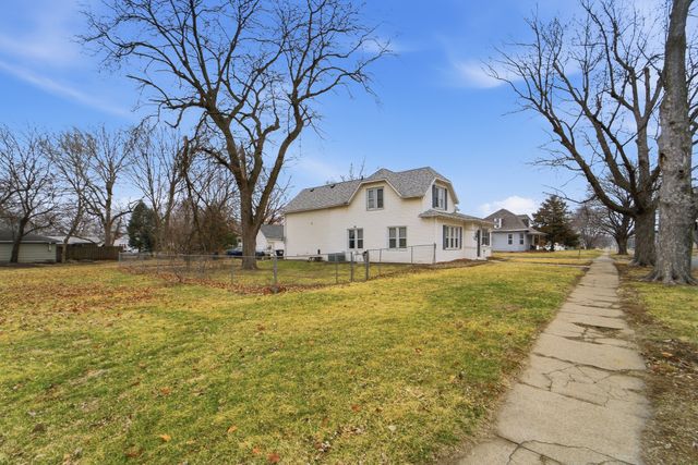 1205 S 2nd Street, Oskaloosa, IA 52577