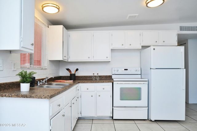 3663 E Ellington Place, Tucson, AZ 85713