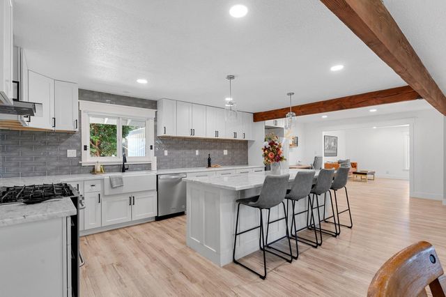 528 Queensbury Way, Yuba City, CA 95991