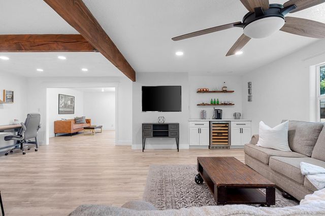 528 Queensbury Way, Yuba City, CA 95991