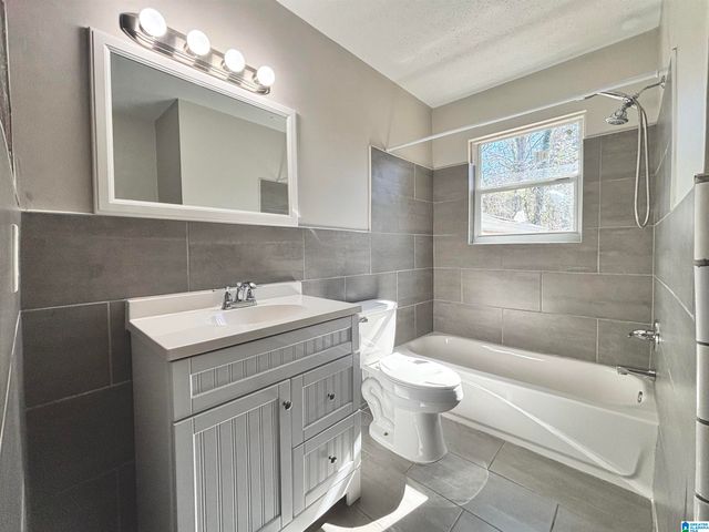 525 27TH AVENUE, Center Point, AL 35215