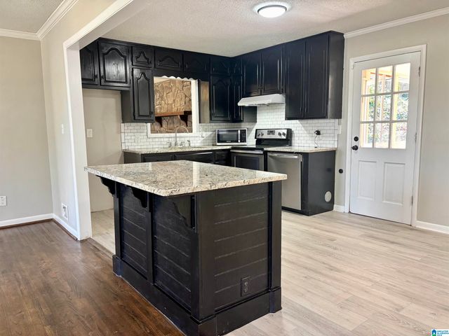 525 27TH AVENUE, Center Point, AL 35215