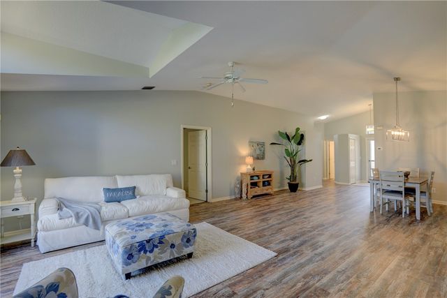 590 Cottonwood Road, Sebastian, FL 32958