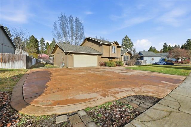 305 E Midway Rd, Colbert, WA 99005