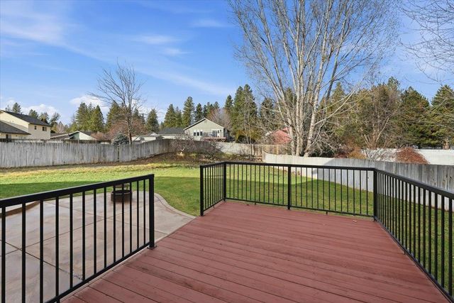 305 E Midway Rd, Colbert, WA 99005