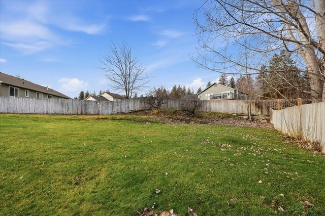 305 E Midway Rd, Colbert, WA 99005