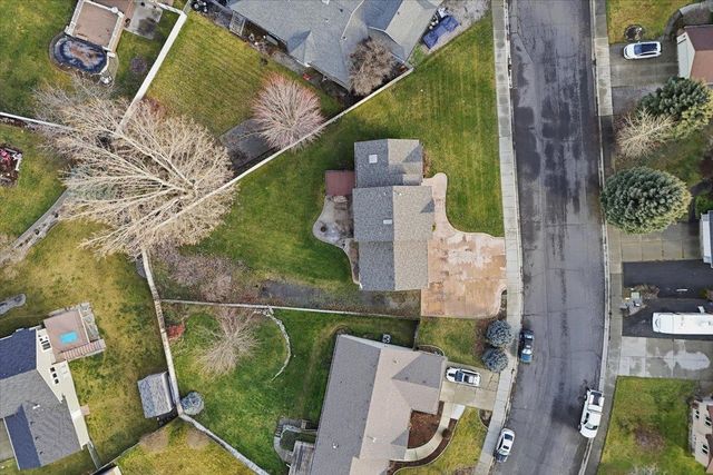 305 E Midway Rd, Colbert, WA 99005