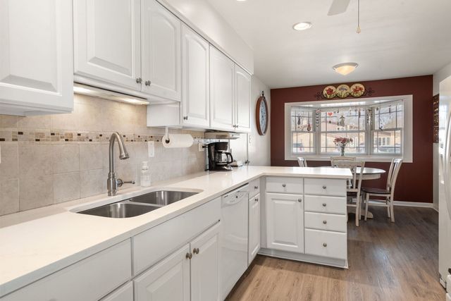 6225 W 129th Street, Palos Heights, IL 60463