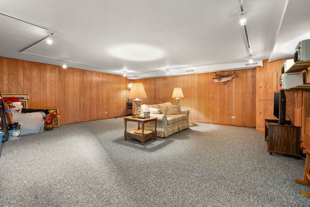 6225 W 129th Street, Palos Heights, IL 60463