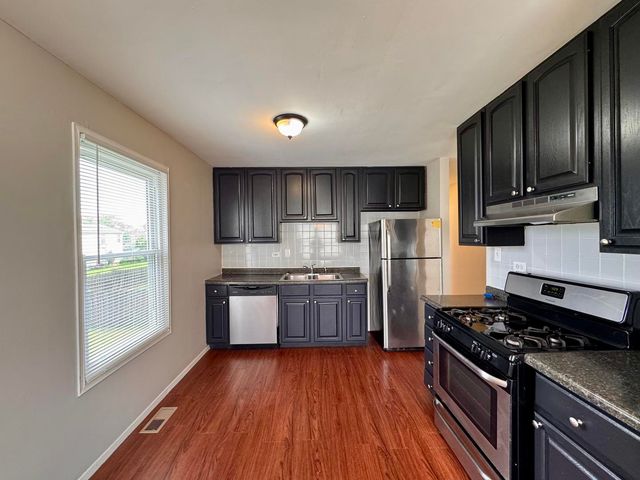 20552 S Frankfort Square Road, Frankfort, IL 60423