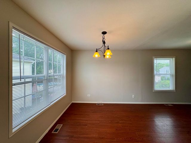 20552 S Frankfort Square Road, Frankfort, IL 60423