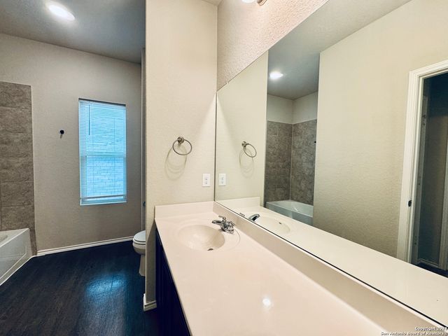 10546 Green Lake Dr, San Antonio, TX 78223