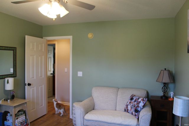 811 Thomas Dr, Angola, IN 46703