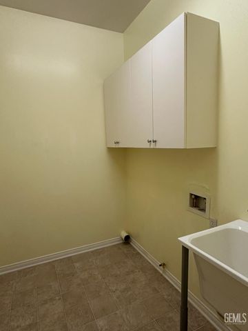 4713 Cresta Verde Place, Bakersfield, CA 93312