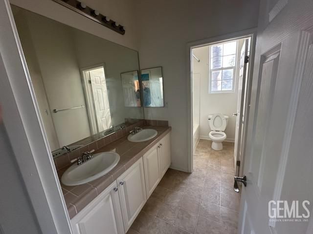 4713 Cresta Verde Place, Bakersfield, CA 93312