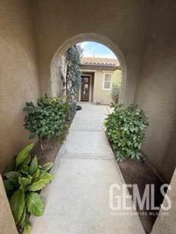 4713 Cresta Verde Place, Bakersfield, CA 93312