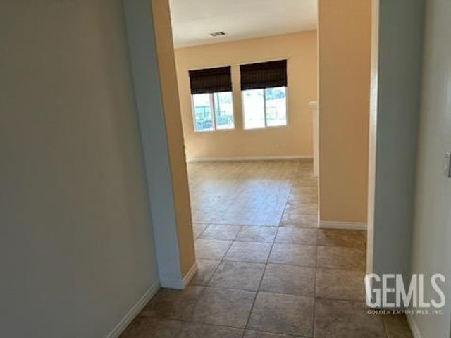 4713 Cresta Verde Place, Bakersfield, CA 93312