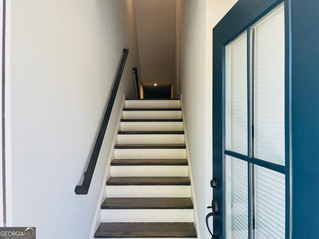 2686 Creek View Terrace NW, Atlanta, GA 30318