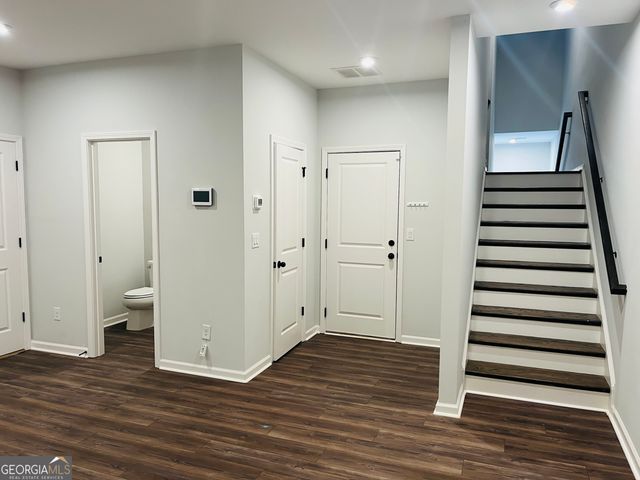 2686 Creek View Terrace NW, Atlanta, GA 30318