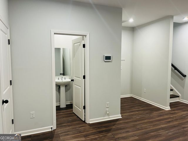2686 Creek View Terrace NW, Atlanta, GA 30318
