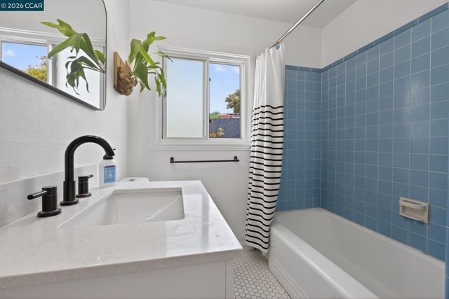 914 Vine Ave, Martinez, CA 94553