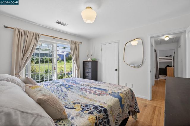 914 Vine Ave, Martinez, CA 94553