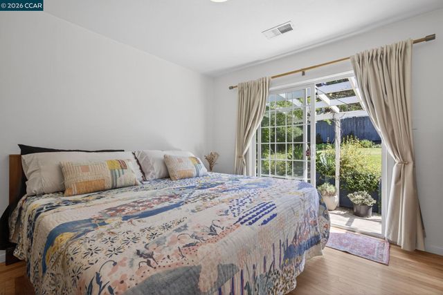 914 Vine Ave, Martinez, CA 94553