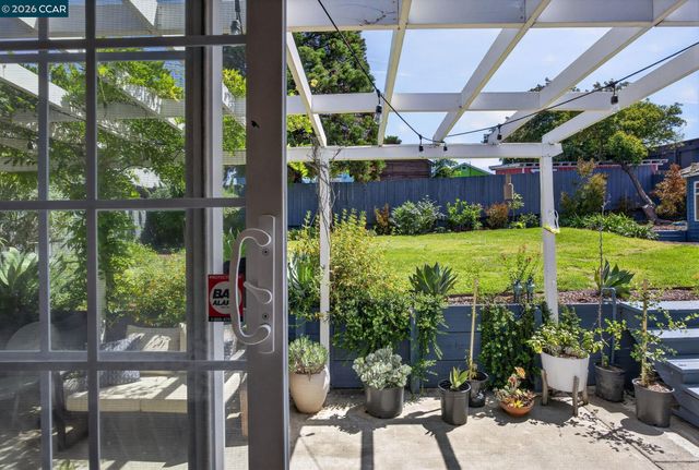 914 Vine Ave, Martinez, CA 94553