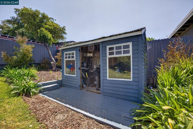 914 Vine Ave, Martinez, CA 94553