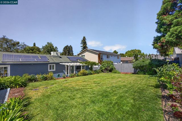 914 Vine Ave, Martinez, CA 94553
