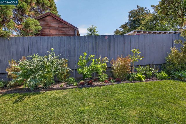 914 Vine Ave, Martinez, CA 94553