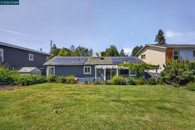 914 Vine Ave, Martinez, CA 94553