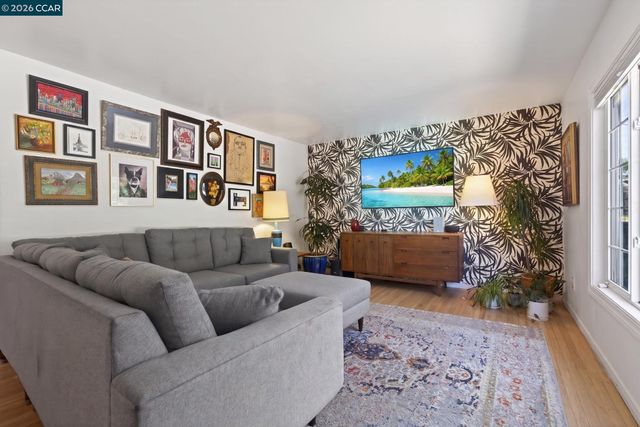 914 Vine Ave, Martinez, CA 94553