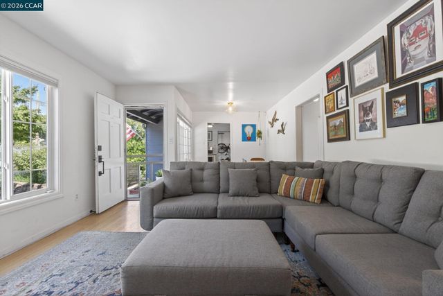 914 Vine Ave, Martinez, CA 94553