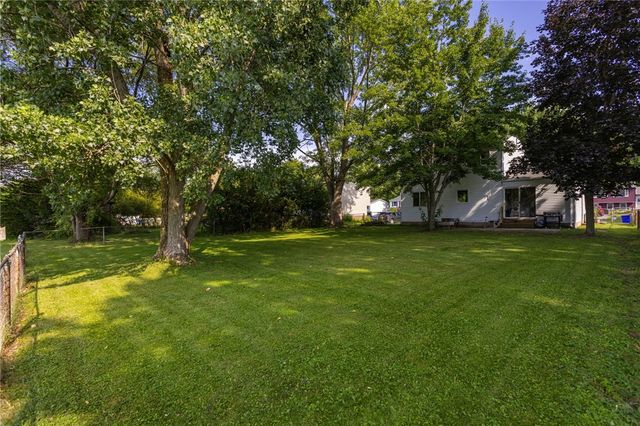 29 Huntington Parkway, Hamlin, NY 14464
