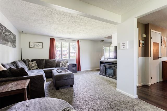 29 Huntington Parkway, Hamlin, NY 14464