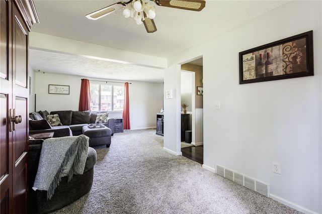 29 Huntington Parkway, Hamlin, NY 14464