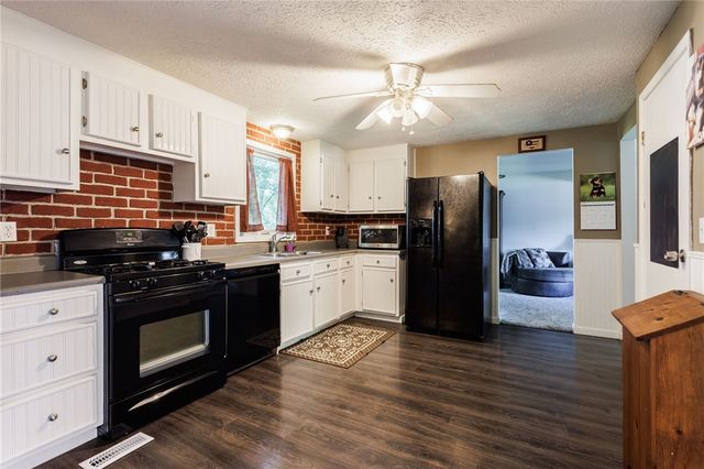 29 Huntington Parkway, Hamlin, NY 14464
