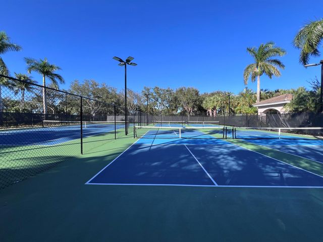 2809 Amalei Drive 302, Palm Beach Gardens, FL 33410