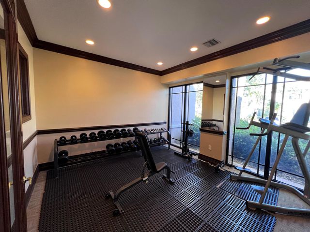 2809 Amalei Drive 302, Palm Beach Gardens, FL 33410