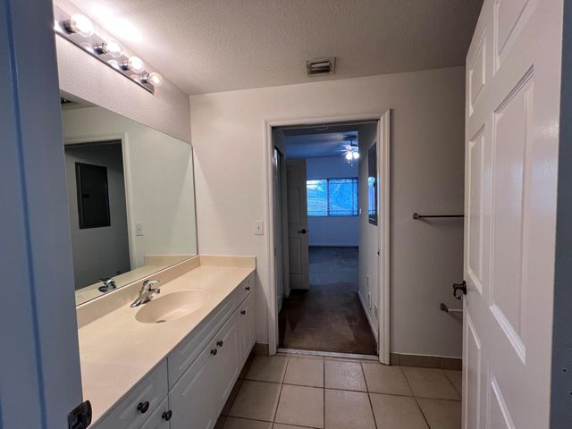 2809 Amalei Drive 302, Palm Beach Gardens, FL 33410